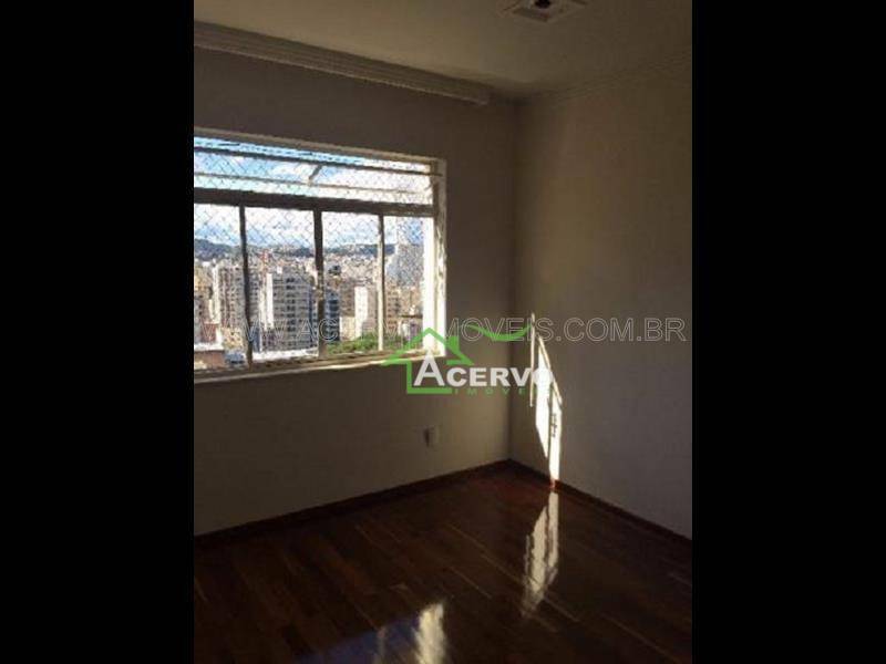 Apartamento à venda com 3 quartos, 144m² - Foto 4