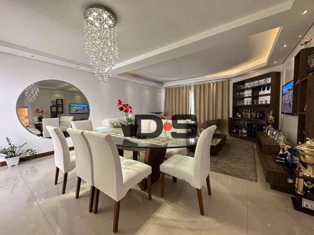 Casa à venda com 3 quartos, 190m² - Foto 1