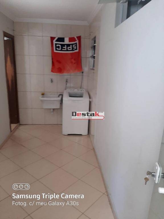 Casa à venda com 3 quartos, 195m² - Foto 14