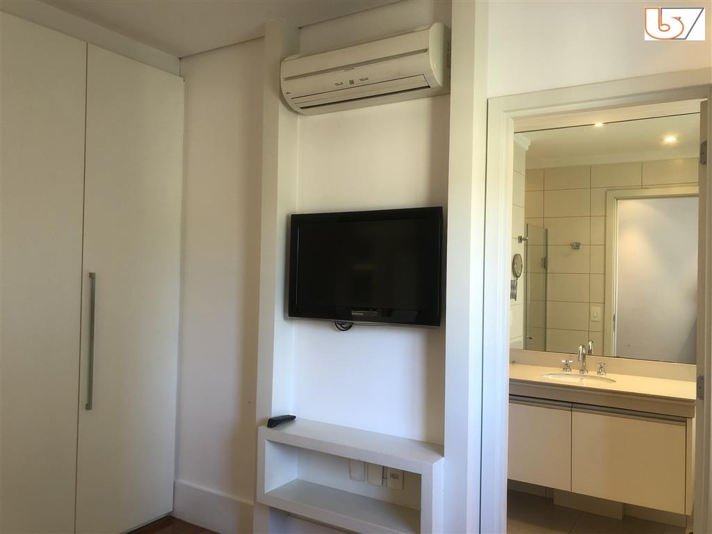 Apartamento para alugar com 3 quartos, 201m² - Foto 15