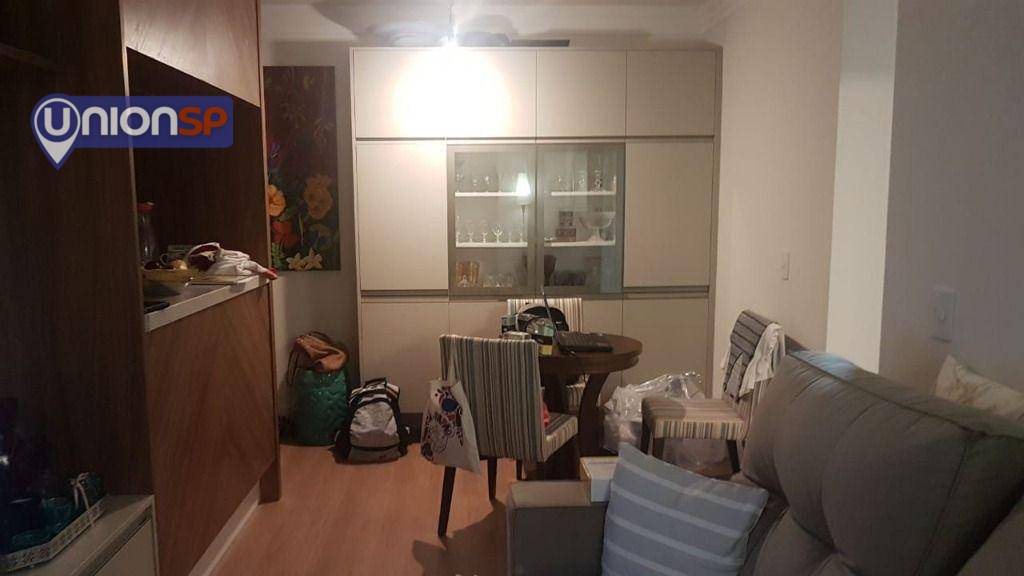 Apartamento à venda com 2 quartos, 70m² - Foto 2