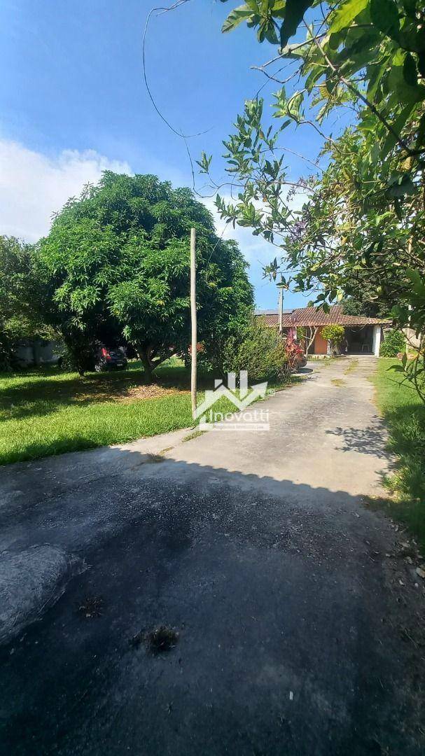 Casa à venda com 3 quartos, 180m² - Foto 1