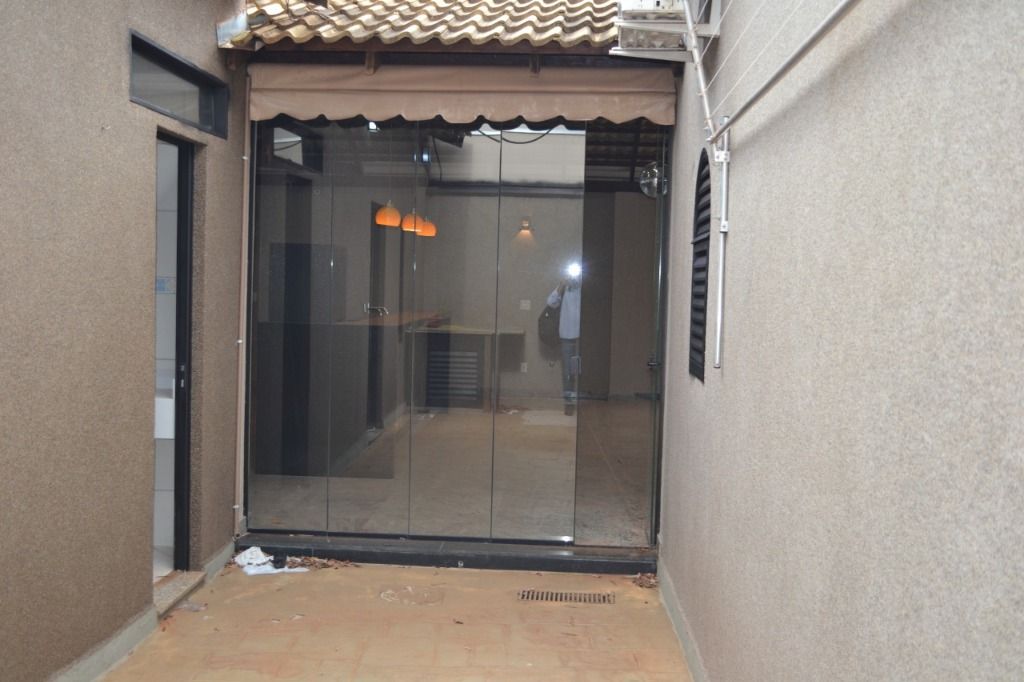 Casa para alugar com 3 quartos, 380m² - Foto 13