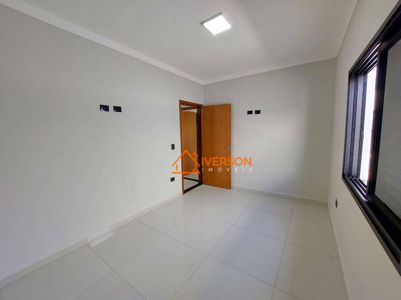 Casa à venda com 4 quartos, 184m² - Foto 13