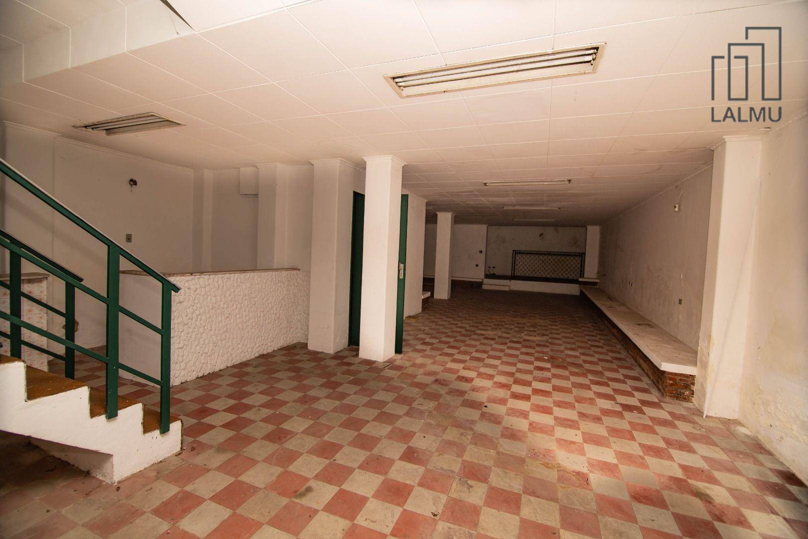 Sobrado para alugar com 3 quartos, 300m² - Foto 21