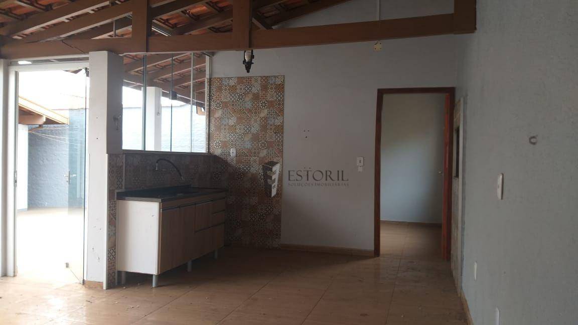 Casa para alugar com 4 quartos, 340m² - Foto 15