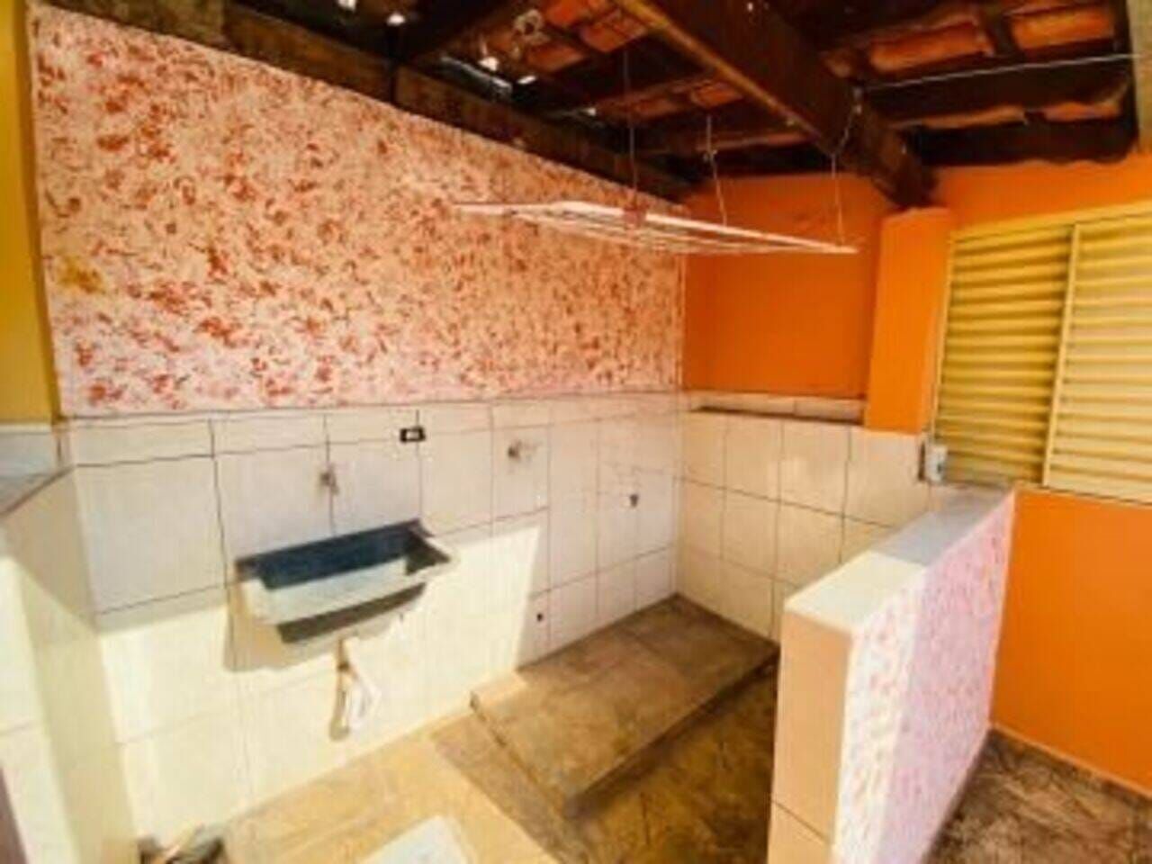 Casa para alugar com 3 quartos, 201m² - Foto 7