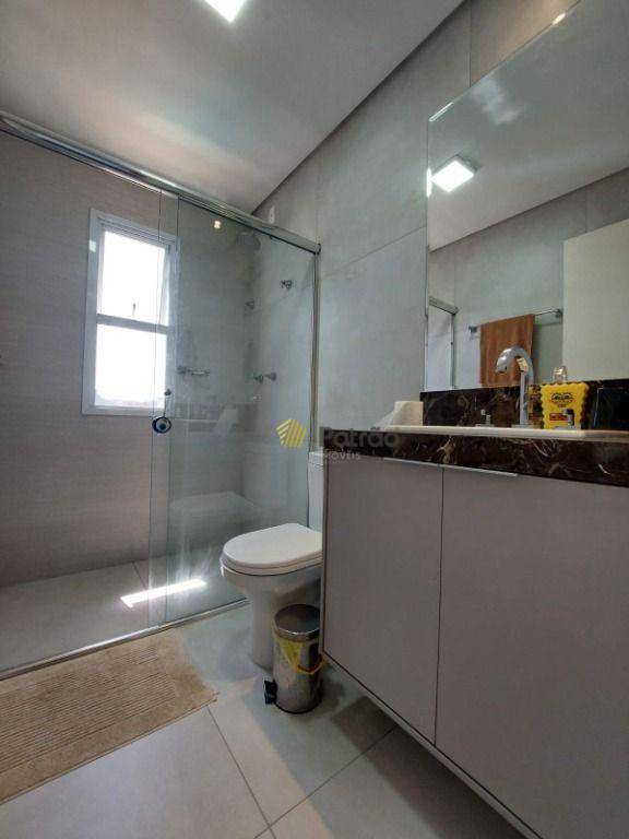 Casa à venda com 4 quartos, 450m² - Foto 10