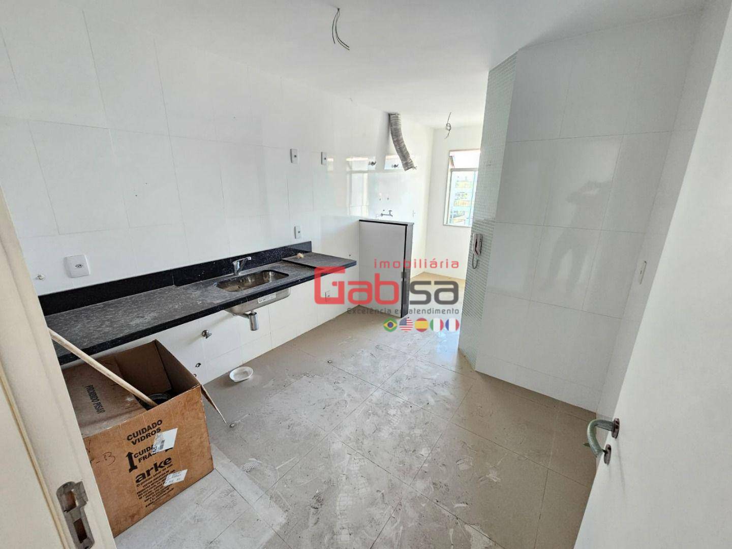 Cobertura à venda com 4 quartos, 250m² - Foto 2