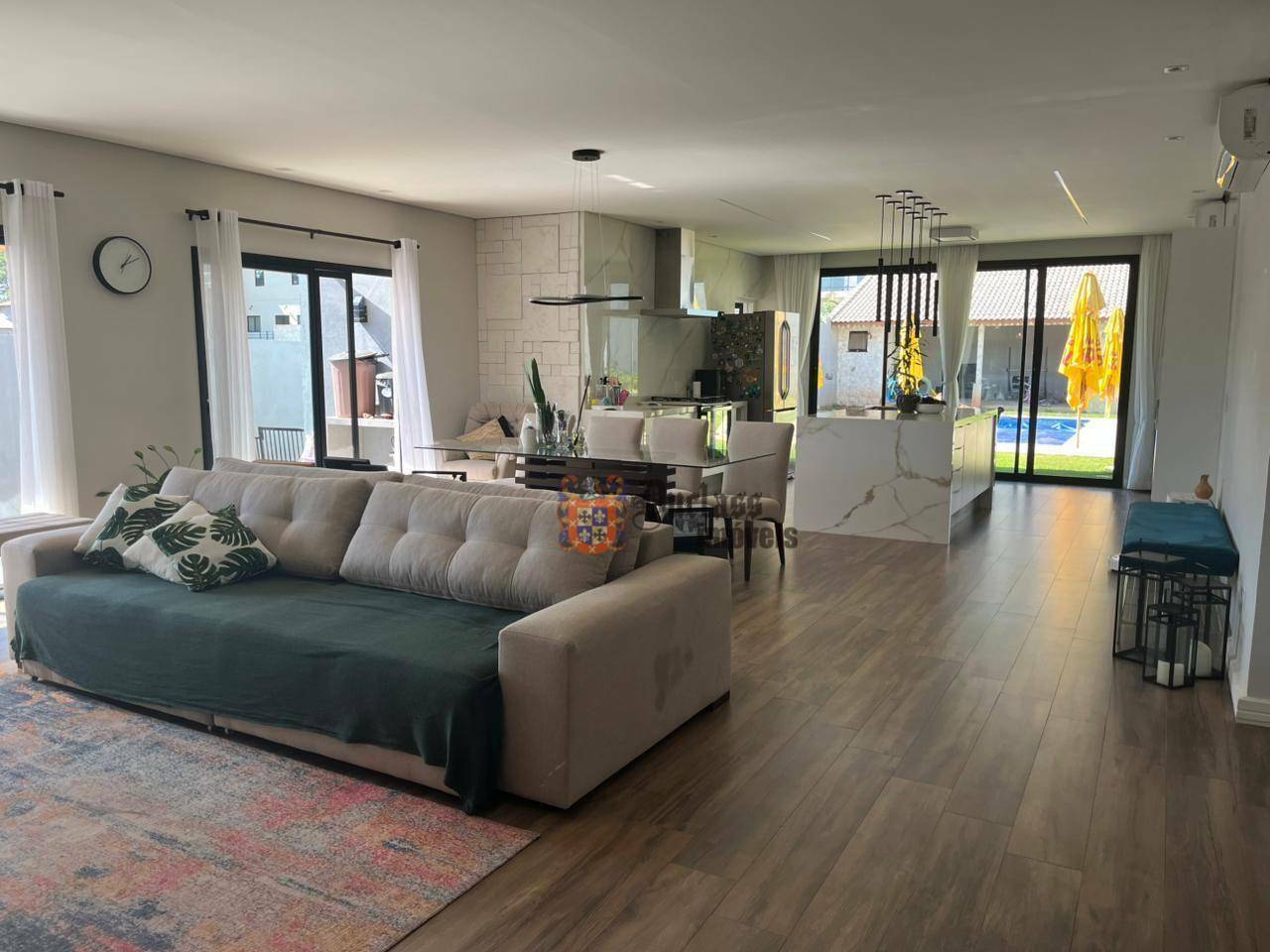 Chácara à venda com 4 quartos, 250m² - Foto 1