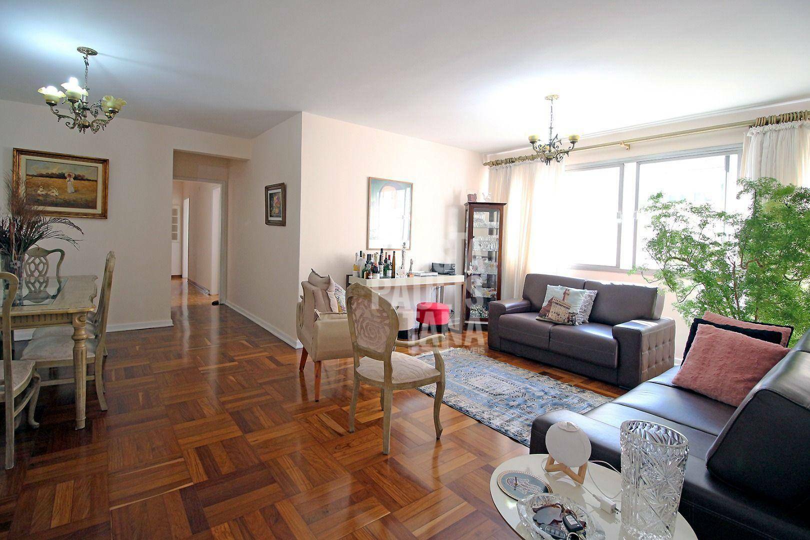 Apartamento à venda com 3 quartos, 140m² - Foto 1