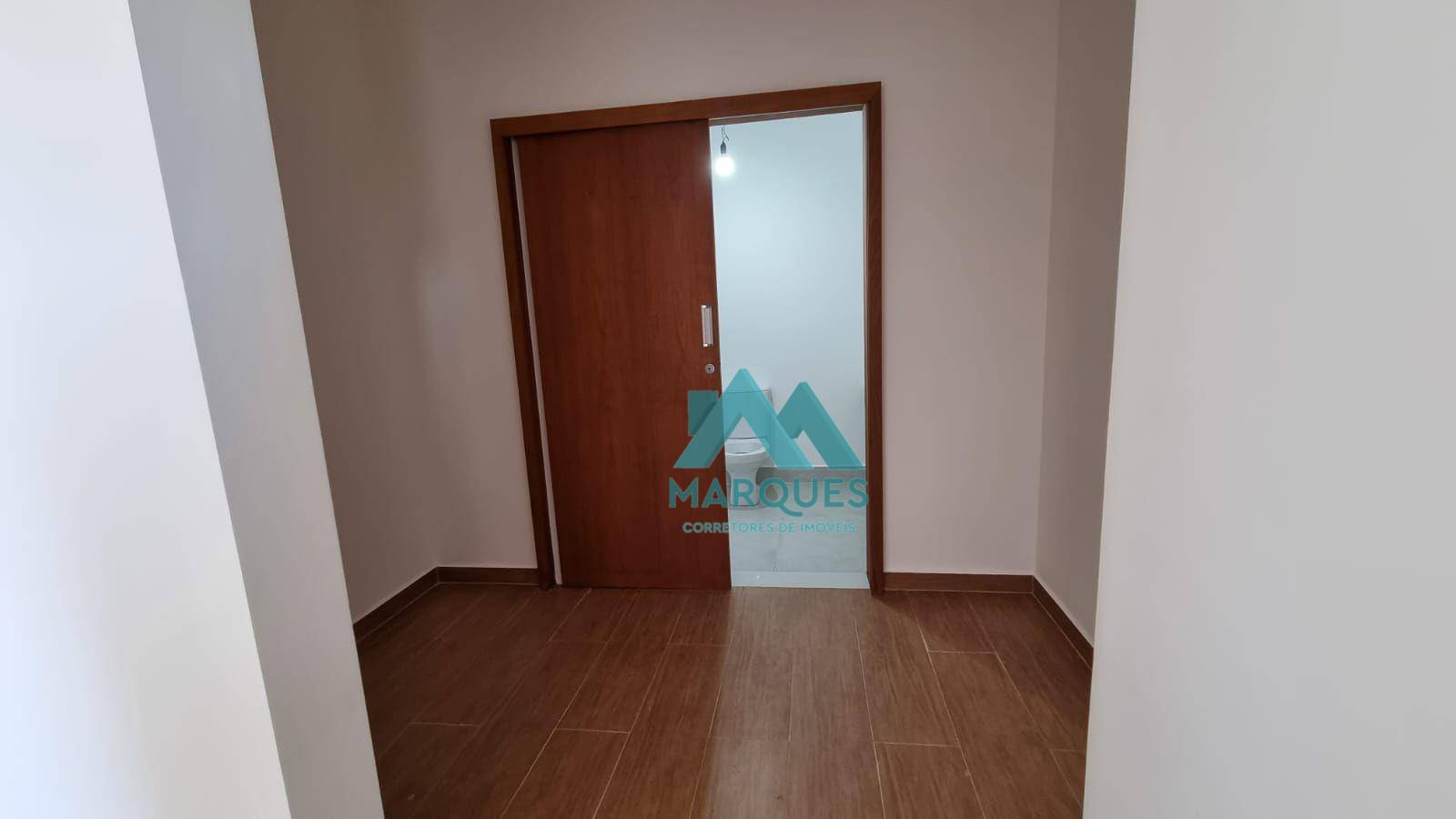 Casa à venda com 3 quartos, 150m² - Foto 8