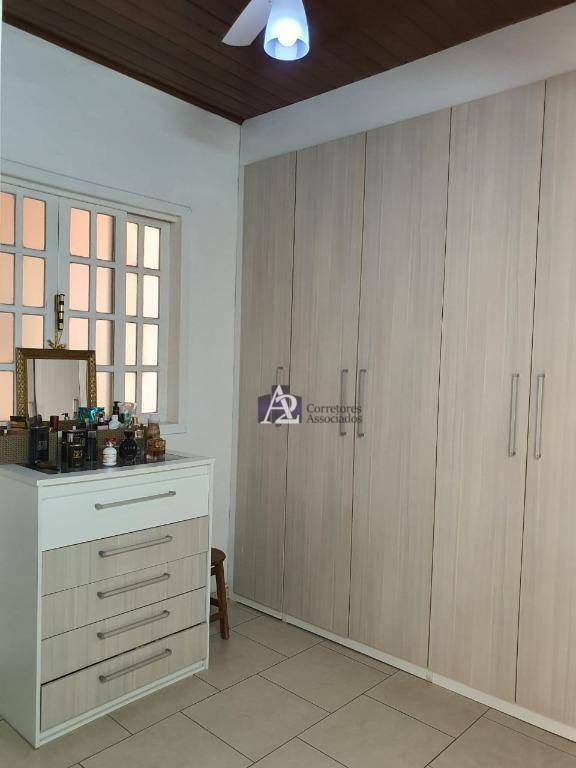 Casa à venda com 3 quartos, 250M2 - Foto 12