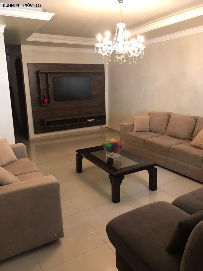 Casa à venda com 3 quartos, 304m² - Foto 3