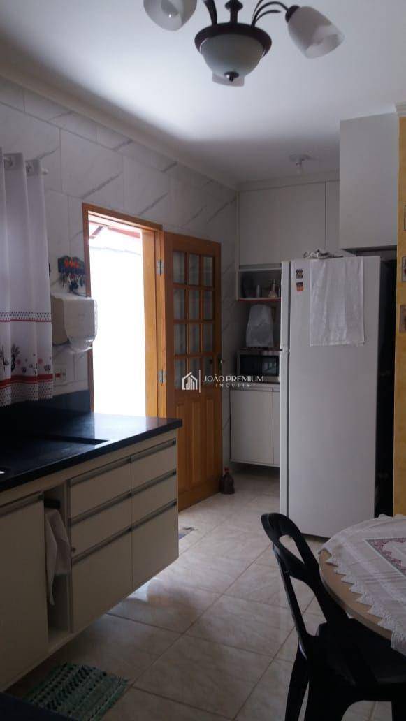 Casa à venda com 4 quartos, 150m² - Foto 9