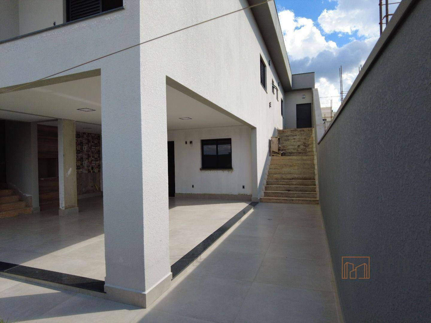 Casa de Condomínio à venda com 3 quartos, 230m² - Foto 4