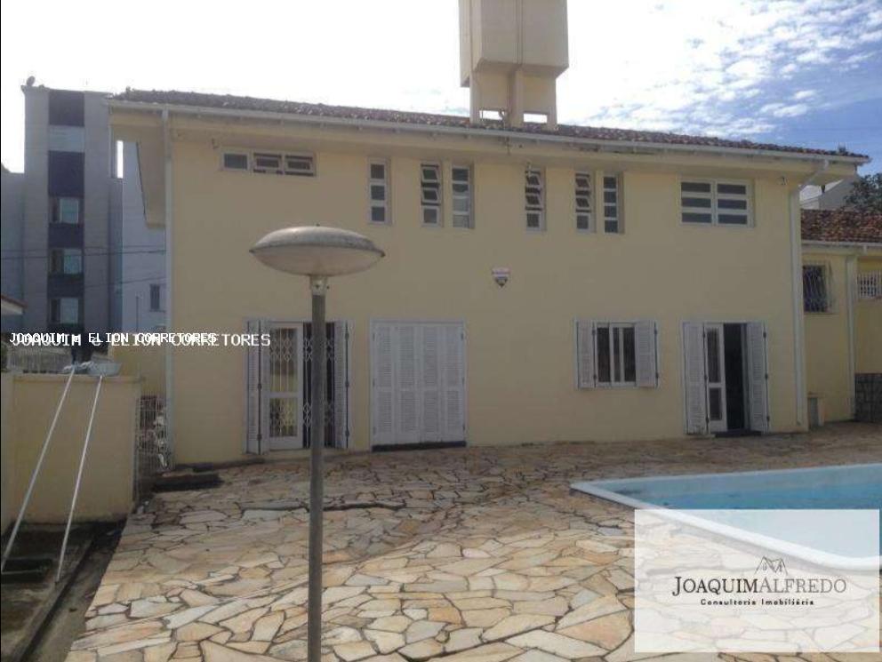 Casa à venda com 4 quartos, 300m² - Foto 15