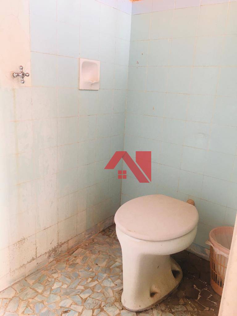 Casa para alugar com 3 quartos, 180m² - Foto 4