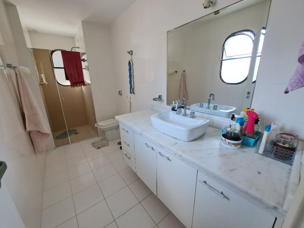 Apartamento à venda com 4 quartos, 200m² - Foto 16