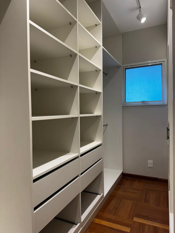 Apartamento para alugar com 3 quartos, 139m² - Foto 2