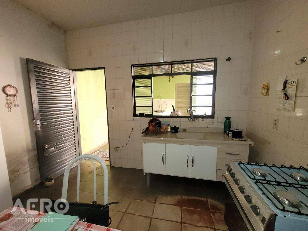 Casa à venda com 2 quartos, 103m² - Foto 11