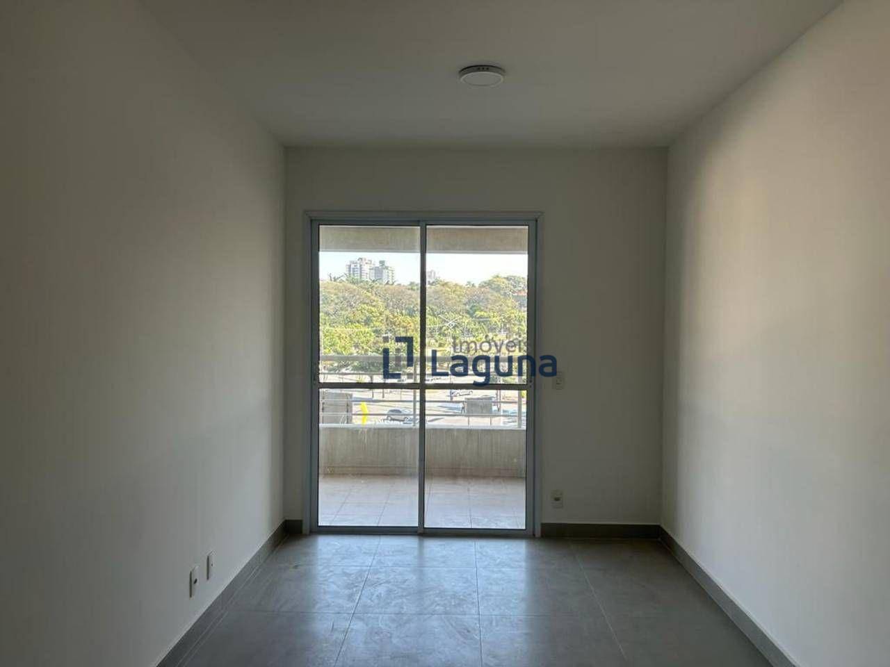 Apartamento para alugar com 3 quartos, 84m² - Foto 2