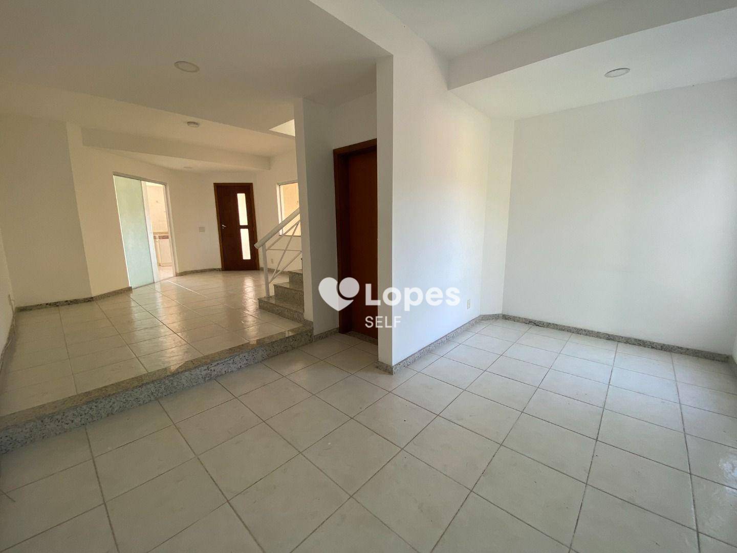 Casa à venda com 3 quartos, 179m² - Foto 4