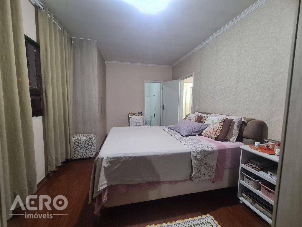 Casa à venda com 3 quartos, 210m² - Foto 29