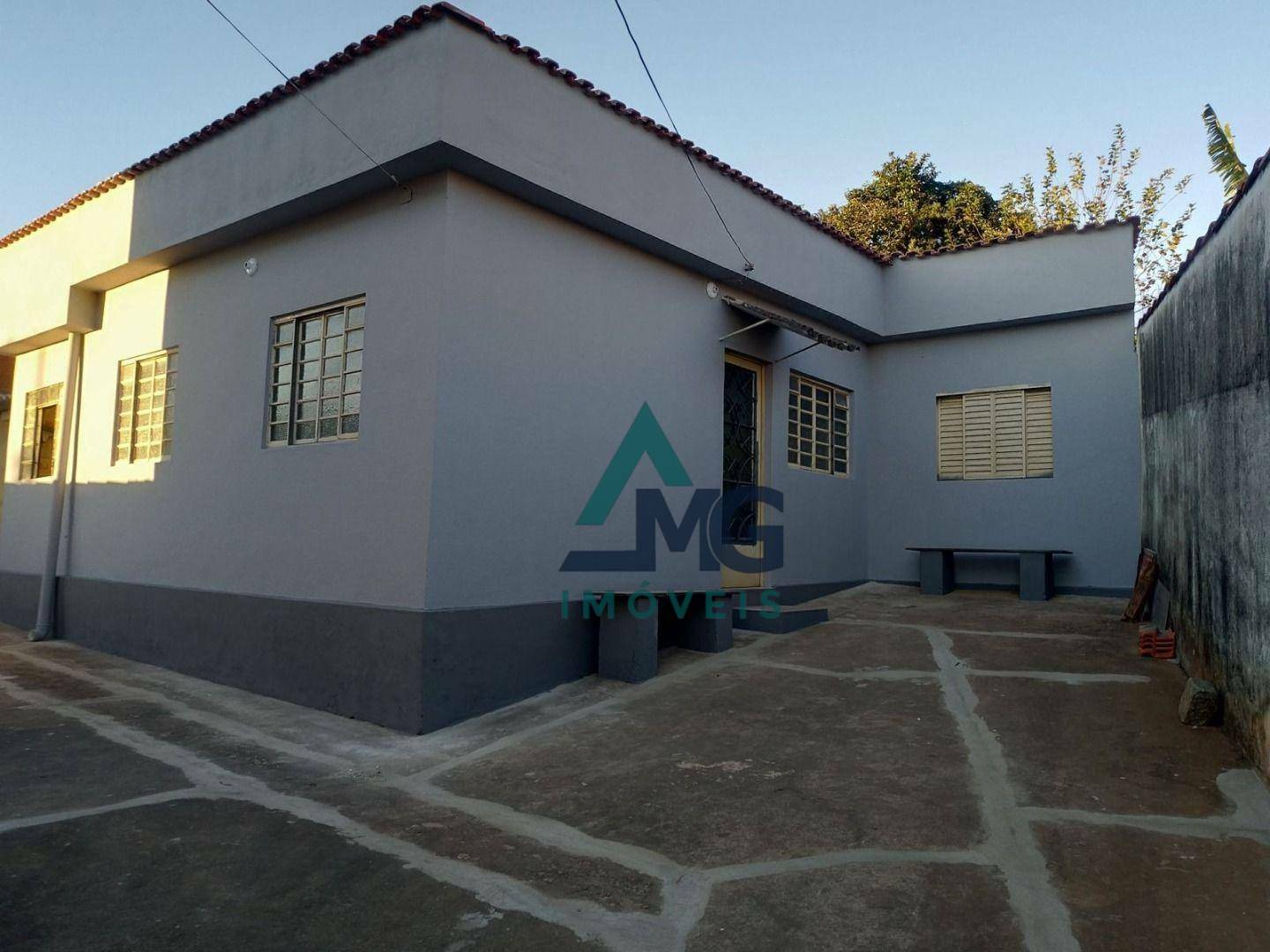 Casa à venda com 3 quartos - Foto 1