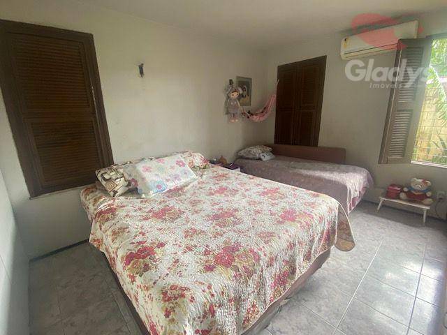 Casa à venda com 3 quartos, 300m² - Foto 27