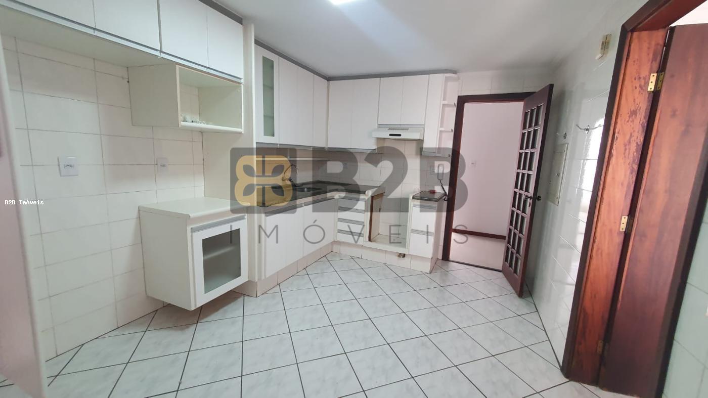 Apartamento à venda com 3 quartos, 160m² - Foto 3