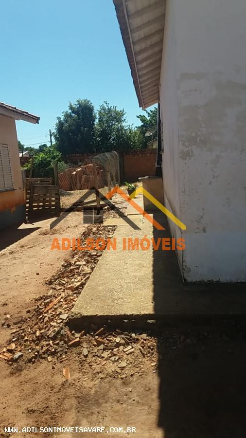 Casa à venda com 2 quartos, 200m² - Foto 2