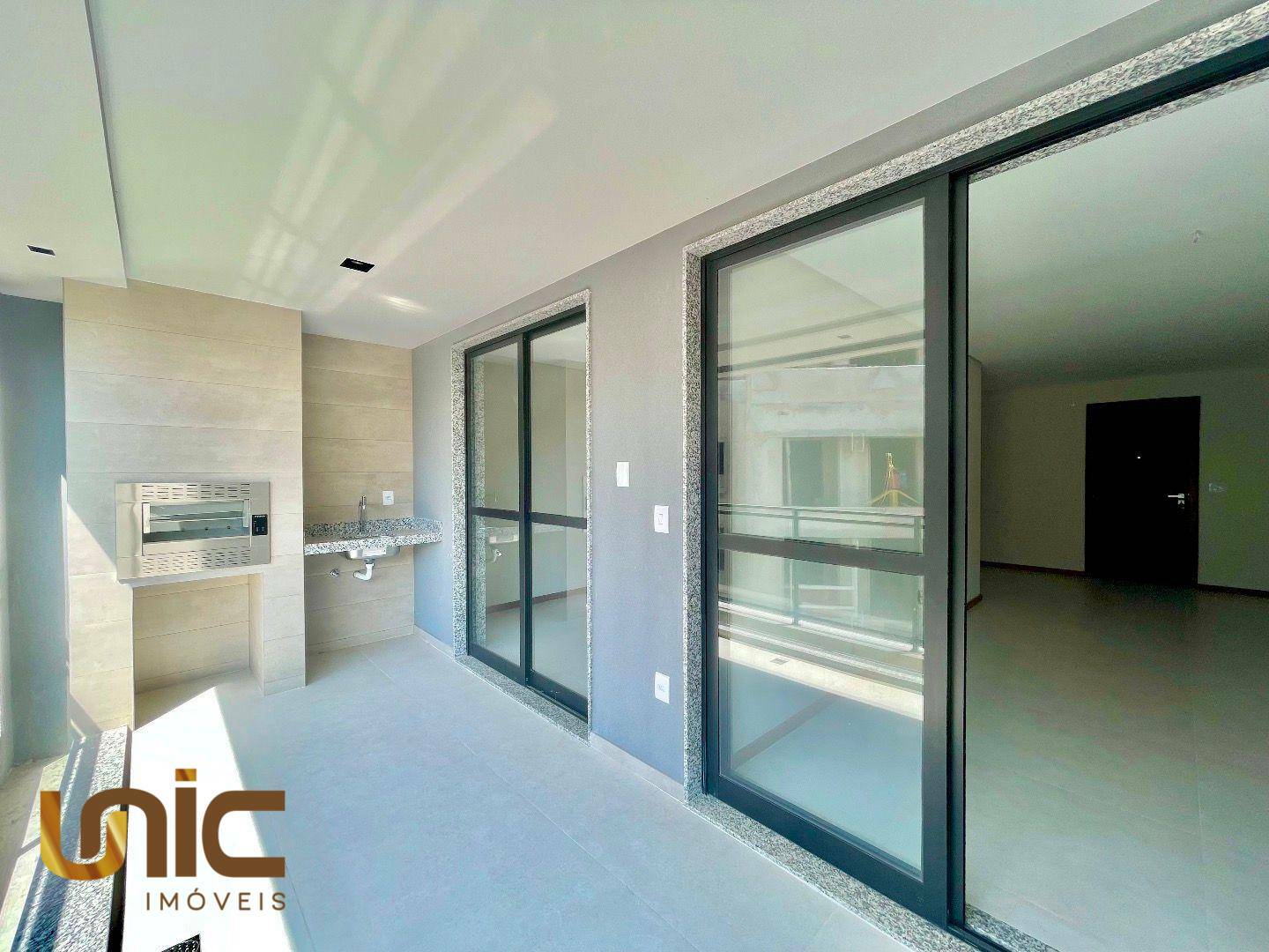 Apartamento à venda com 2 quartos, 94m² - Foto 1