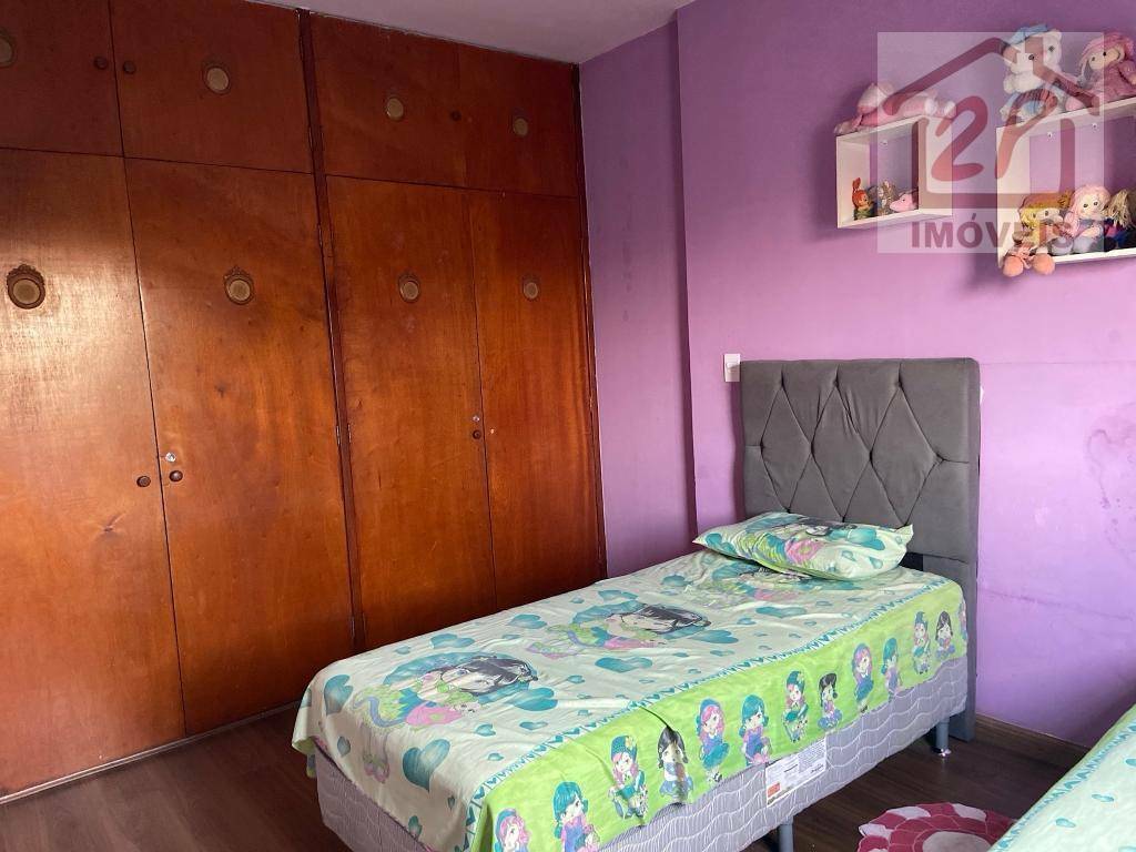 Casa à venda com 3 quartos, 200m² - Foto 2