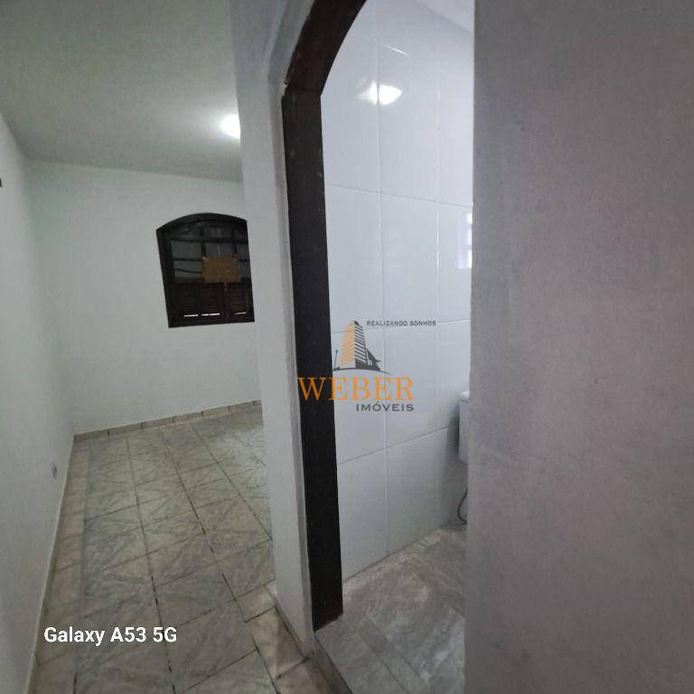 Sobrado à venda com 3 quartos, 240m² - Foto 29