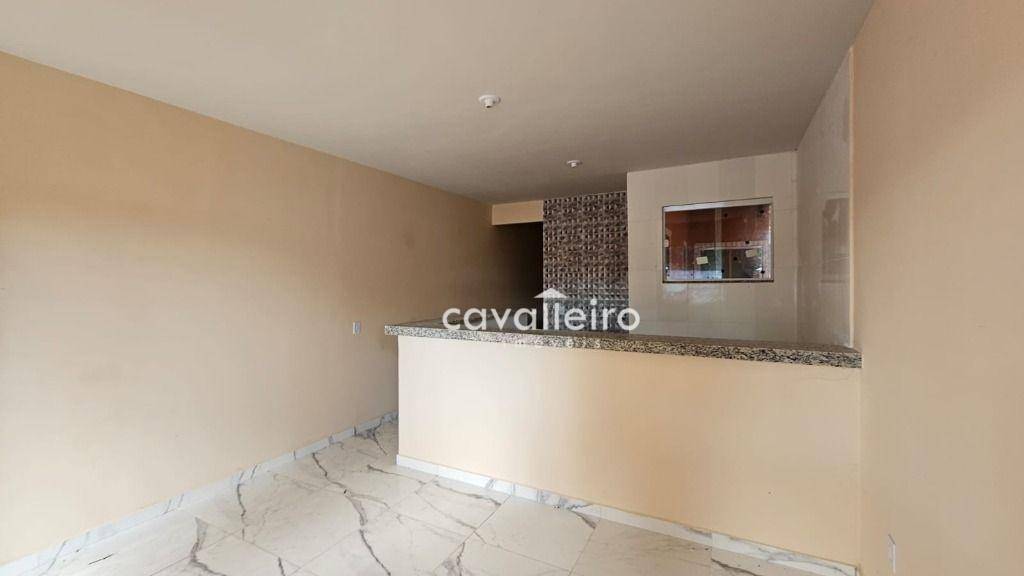 Casa à venda com 2 quartos, 77m² - Foto 2