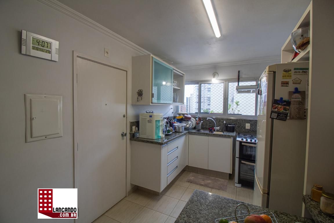 Apartamento à venda com 3 quartos, 138m² - Foto 20