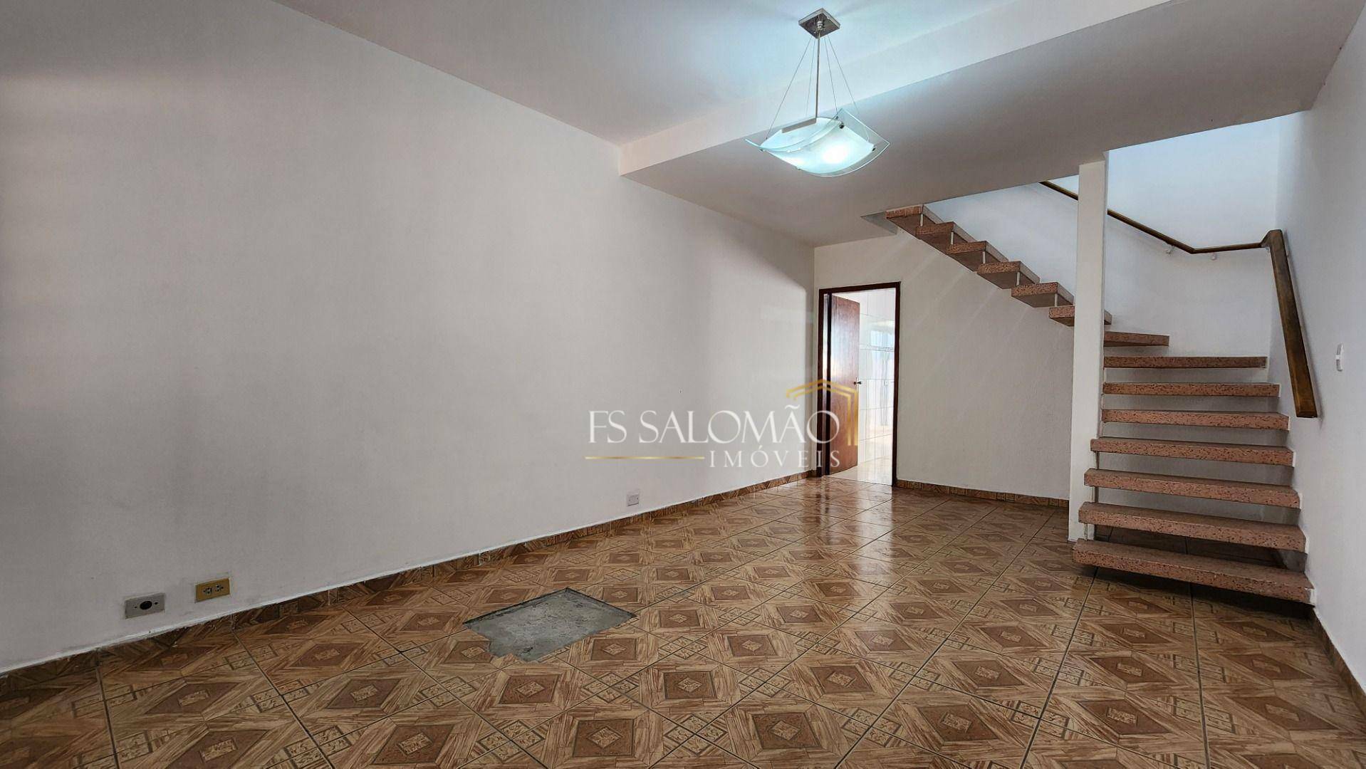 Casa à venda com 2 quartos, 100m² - Foto 2