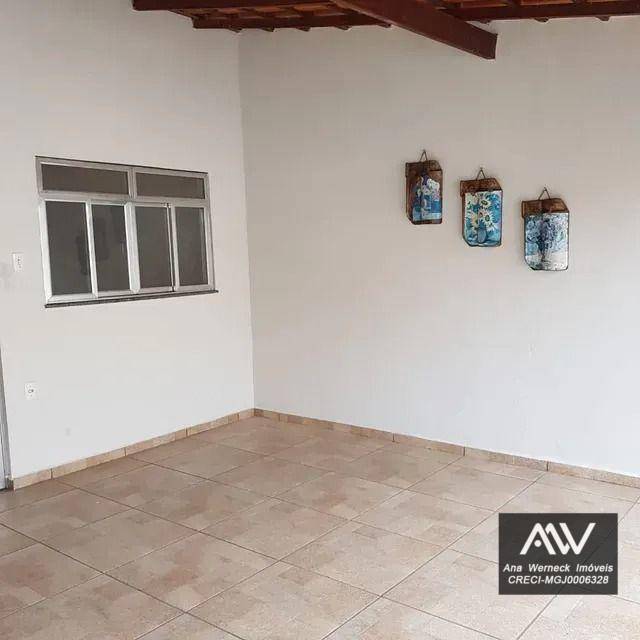 Casa à venda com 2 quartos, 66m² - Foto 2