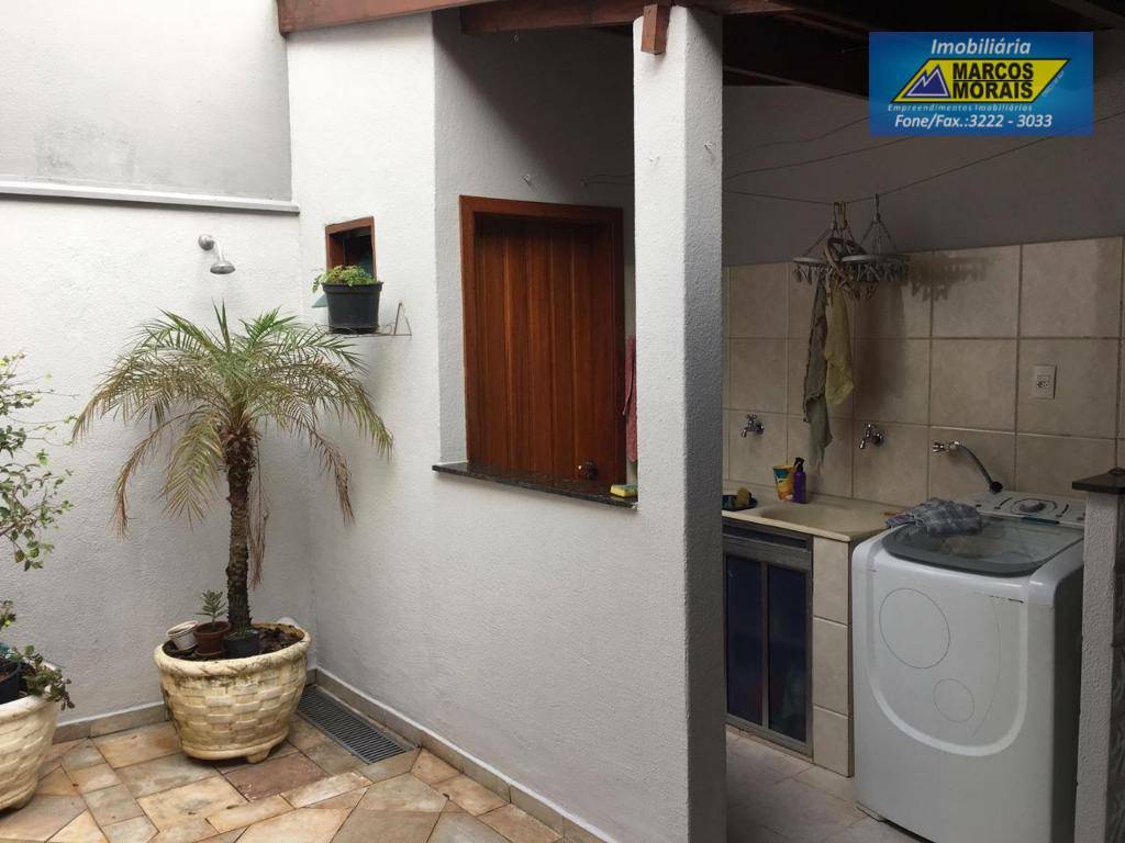 Casa à venda com 3 quartos, 234m² - Foto 12