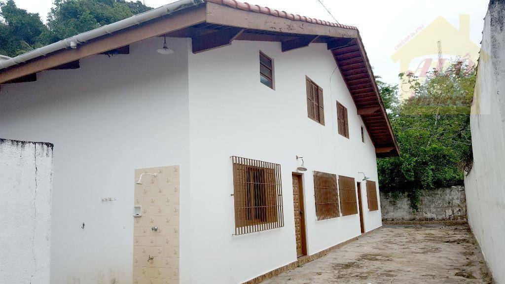 Casa à venda com 3 quartos, 288m² - Foto 1