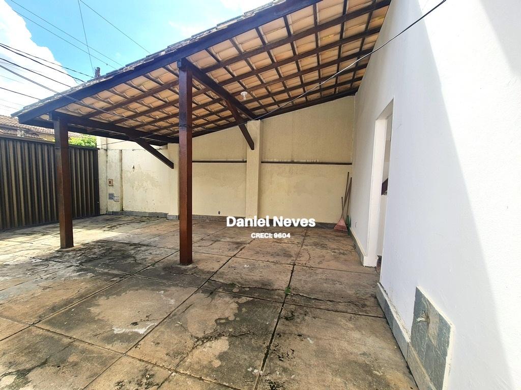 Casa à venda com 4 quartos, 300m² - Foto 30