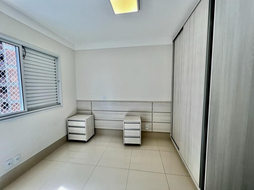 Apartamento à venda com 3 quartos, 123m² - Foto 3