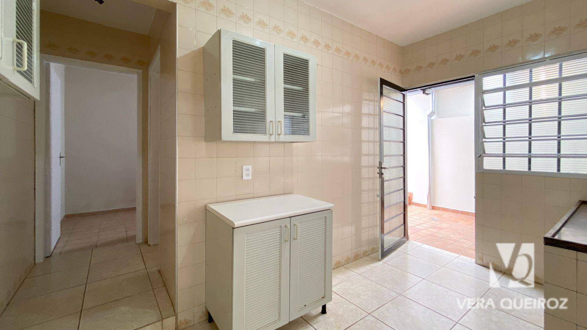 Casa para alugar com 3 quartos, 108m² - Foto 11