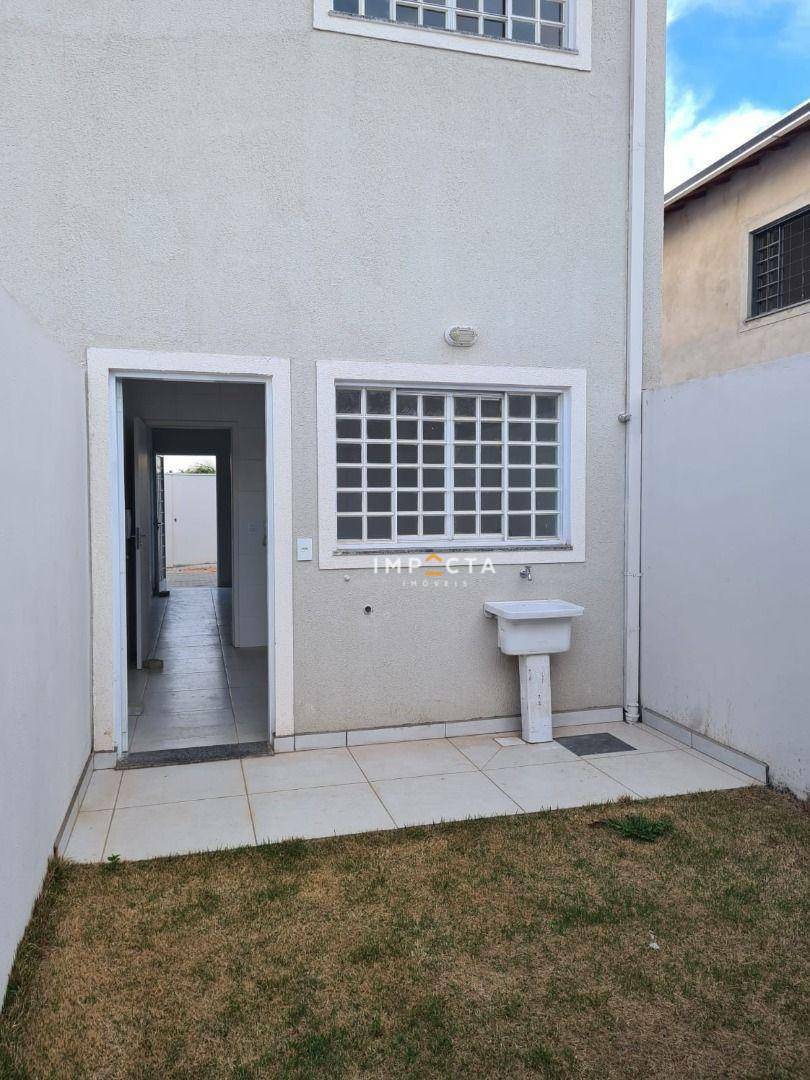 Casa à venda com 2 quartos, 61m² - Foto 1