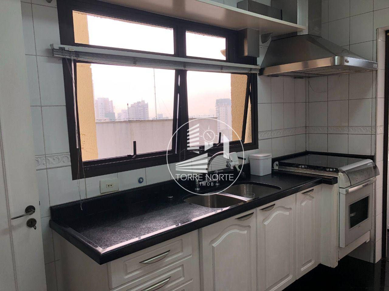 Apartamento à venda com 3 quartos, 139m² - Foto 17