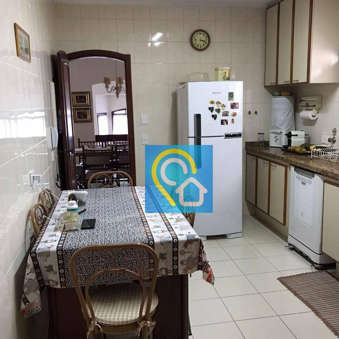 Casa de Condomínio à venda com 4 quartos, 350m² - Foto 13