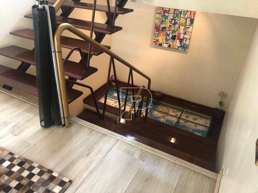 Casa à venda com 4 quartos, 361m² - Foto 12