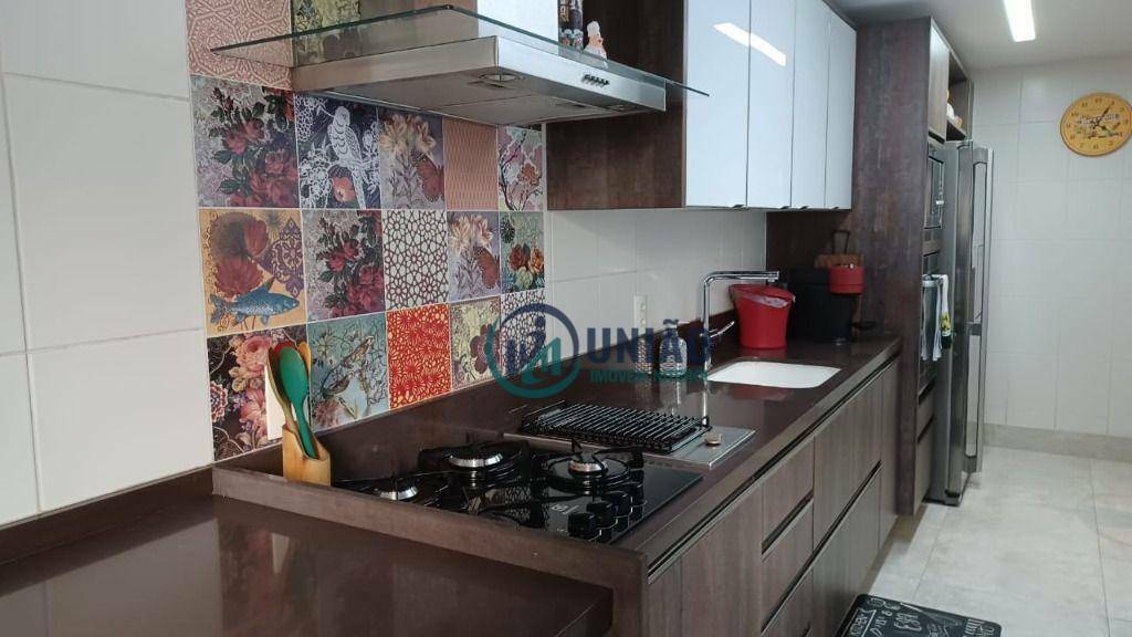 Apartamento à venda com 3 quartos, 130m² - Foto 28