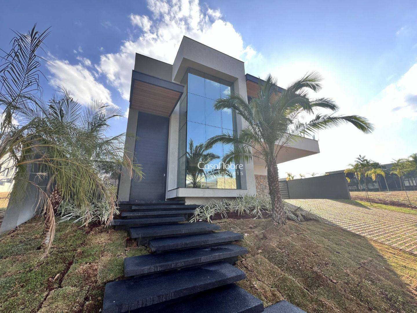 Casa de Condomínio à venda com 4 quartos, 351m² - Foto 3